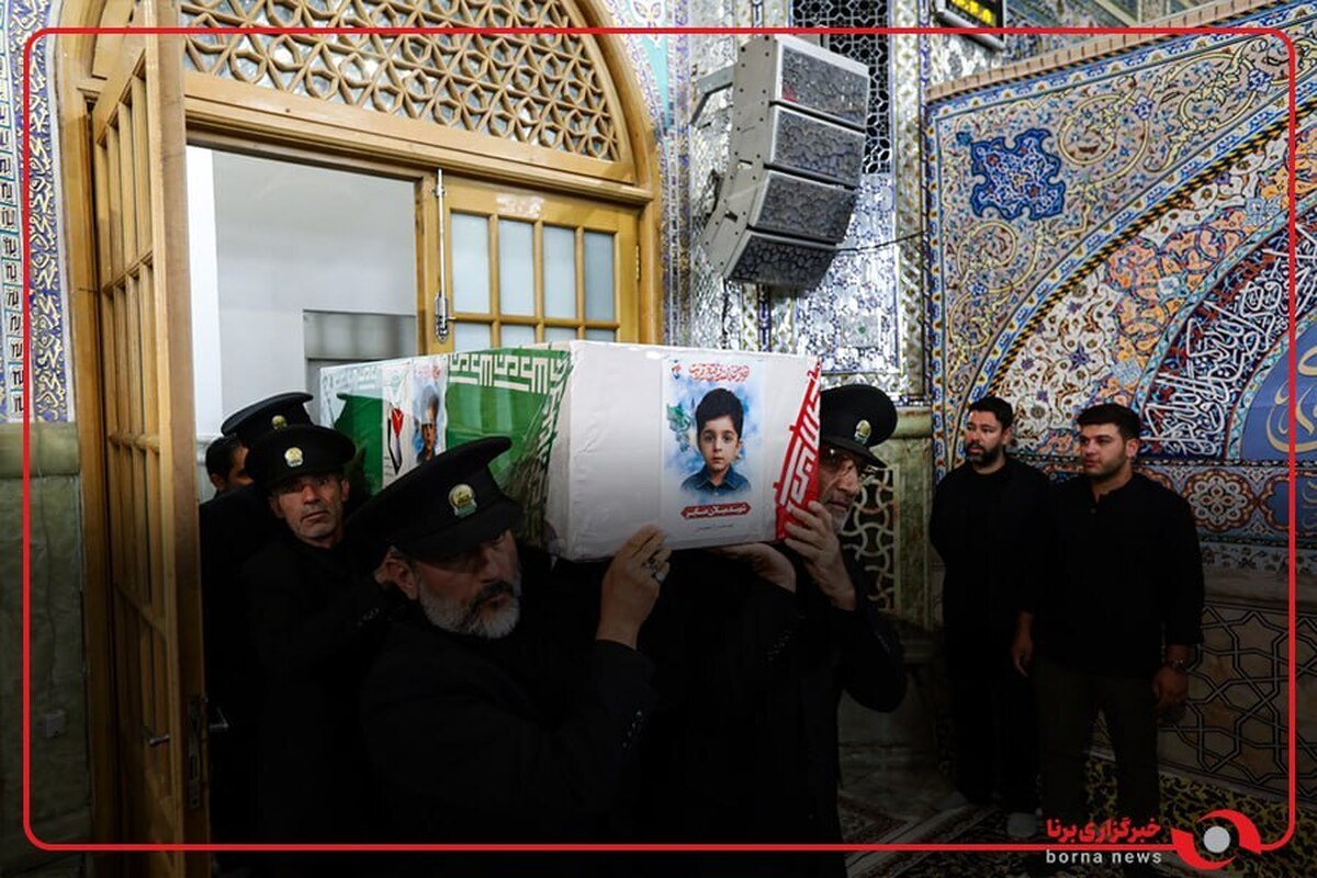 وداع با پیکر ۴ شهید حملات رژیم صهیونیستی در حرم امام رضا(ع)