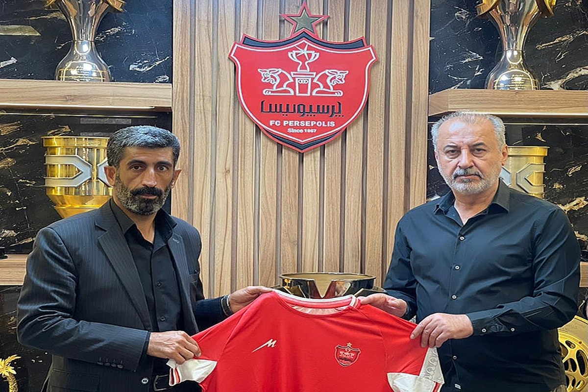 باشگاه پرسپولیس میزبان برادر دو هوادار درگذشته سرخ پوشان