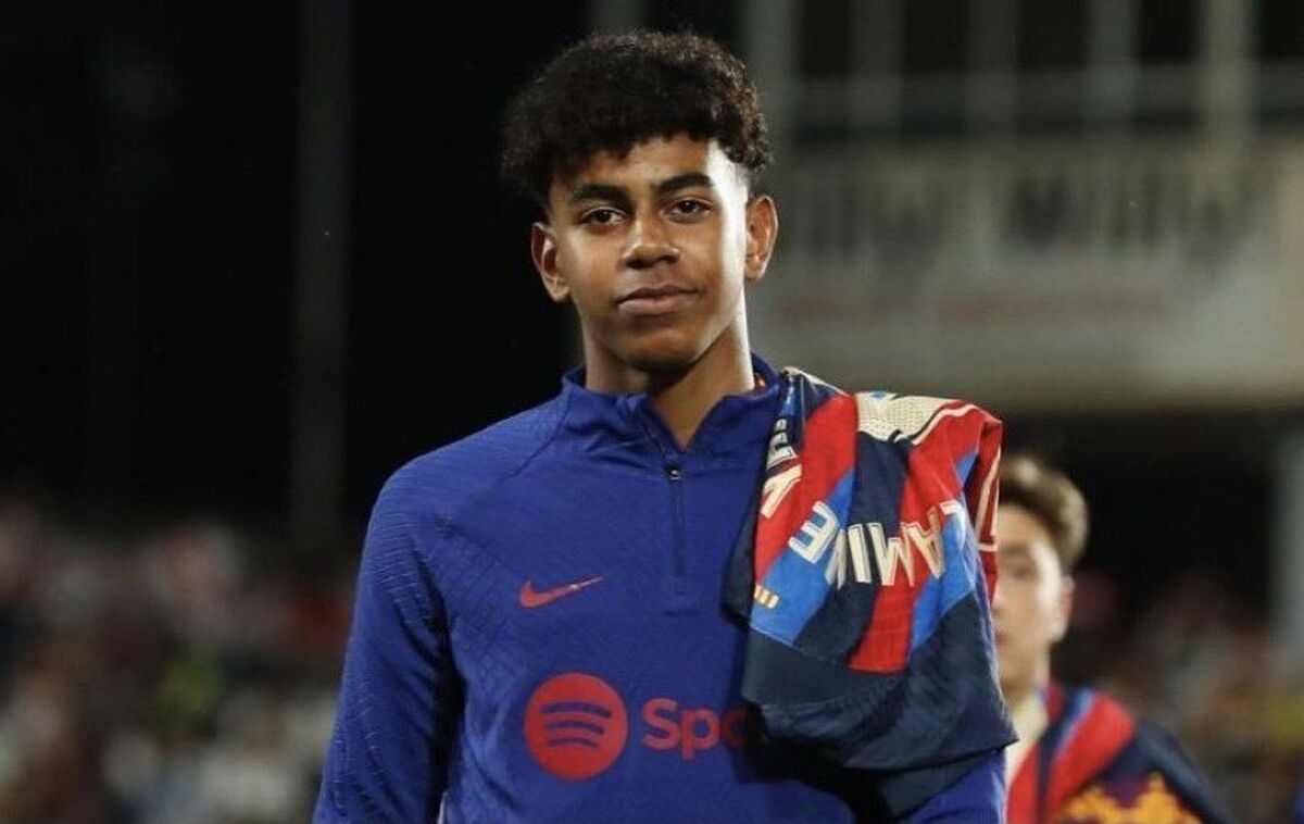 لامین یامال بالاخره راننده شد!