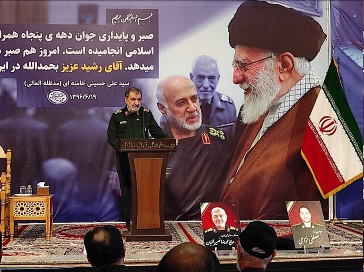 محسن رضایی: غفلت از نظام دفاعی به کشور آسیب می‌زند