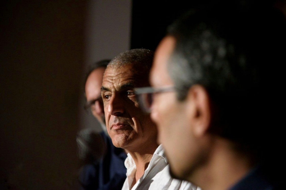 مانی حقیقی: فیلم نمی‌سازم که جواب بدهم، فیلم می‌سازم که سوال بسازم