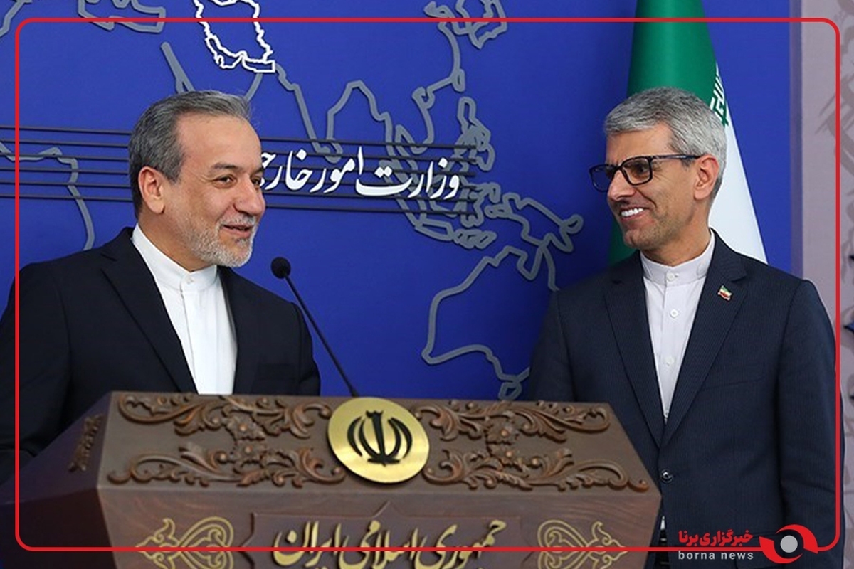 وزیر امور خارجه به مناسبت روز خبرنگار در جمع اهالی رسانه در نشست سخنگوی وزارت امور خارجه حاضر شد