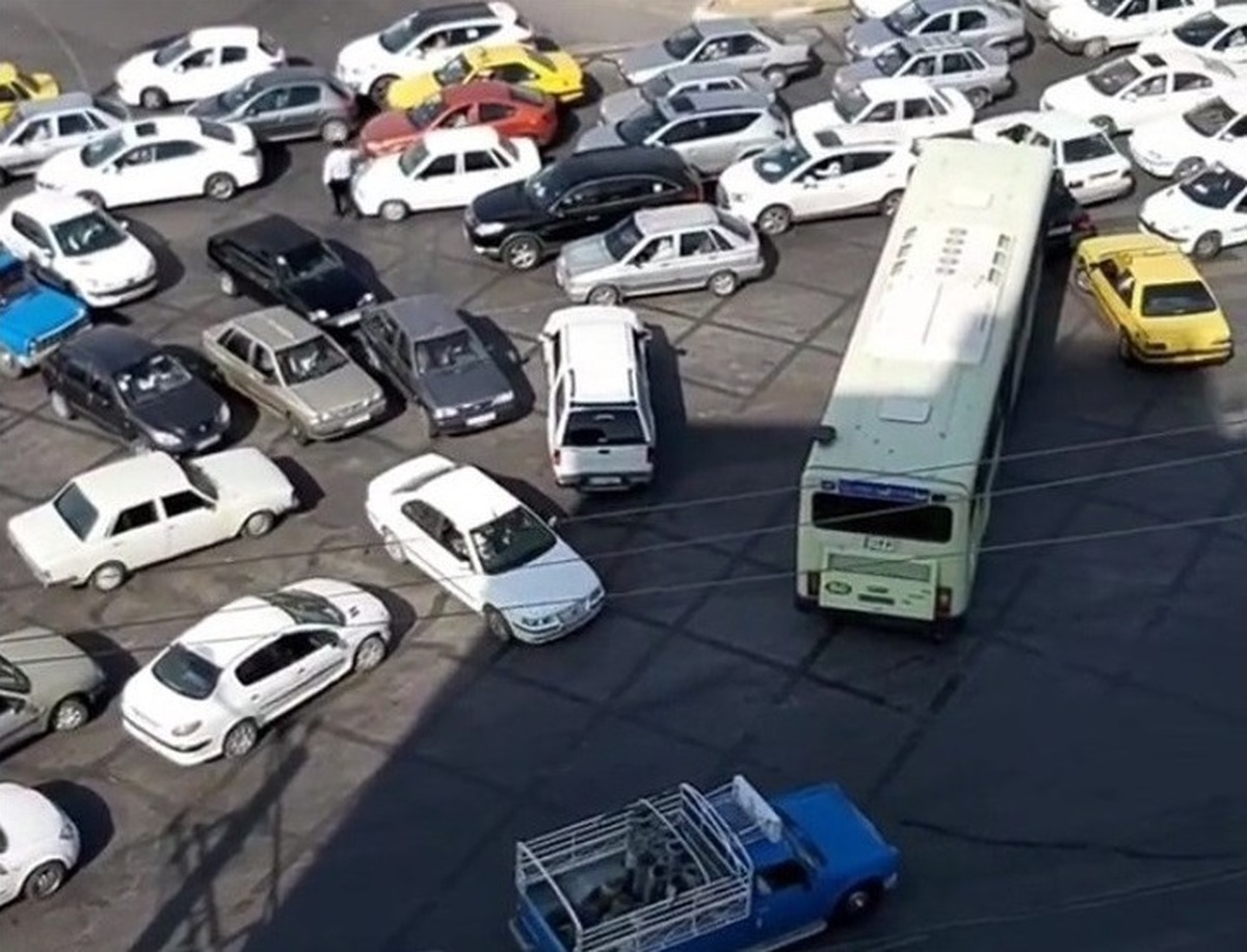 قطعی برق و گره ترافیکی در چهارراه‌ها / واکنش عضو شورای شهر به پلیس و شهرداری تهران