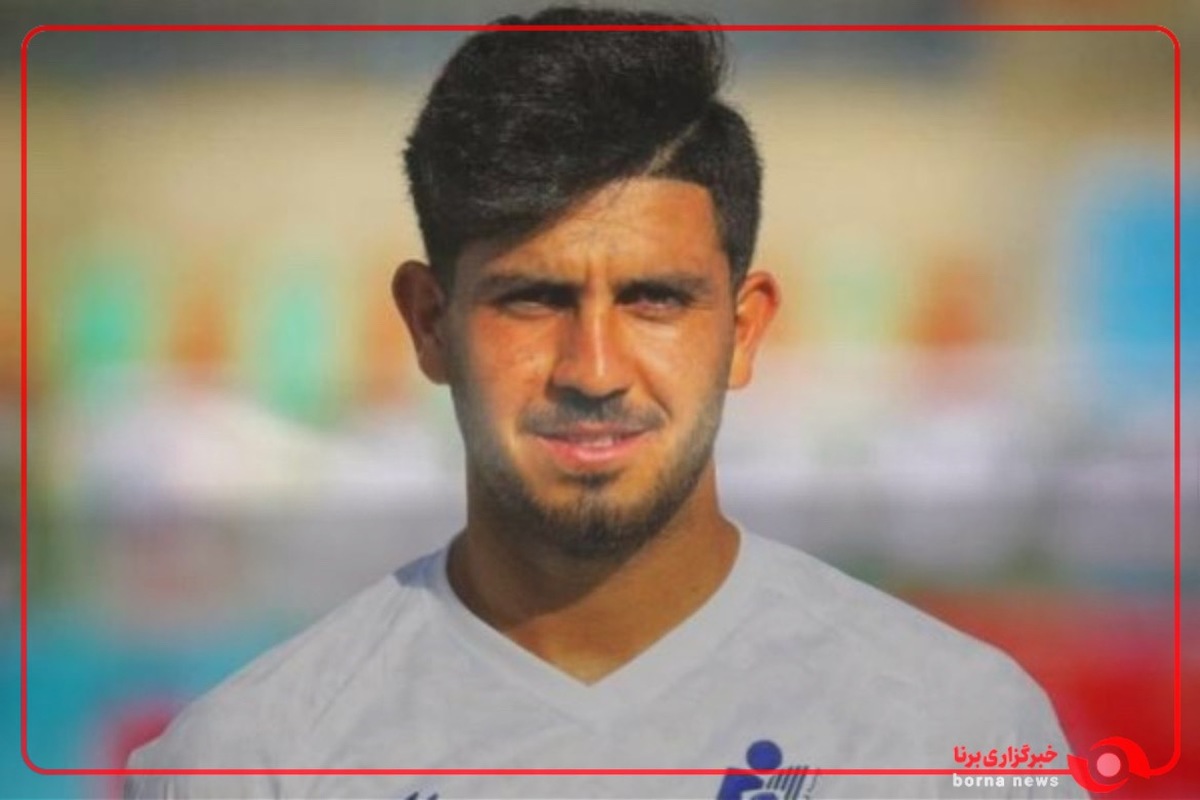 محمد خدابنده‌لو و محمد عمری برای تماشای دربی امیدها  به درفشی‌فر آمدند