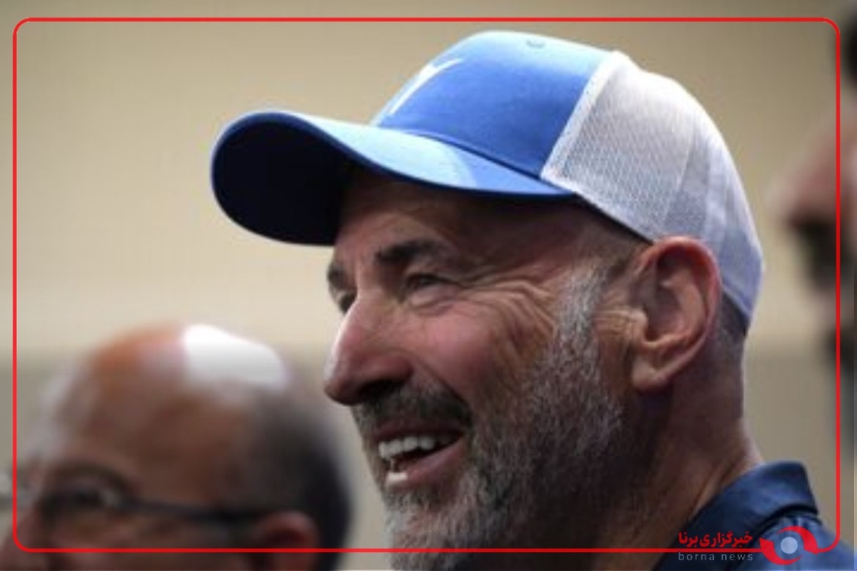 خوش و بش محسن گروسی سرپرست امید استقلال با ادموند بزیک معاون آکادمی پرسپولیس قبل از دربی