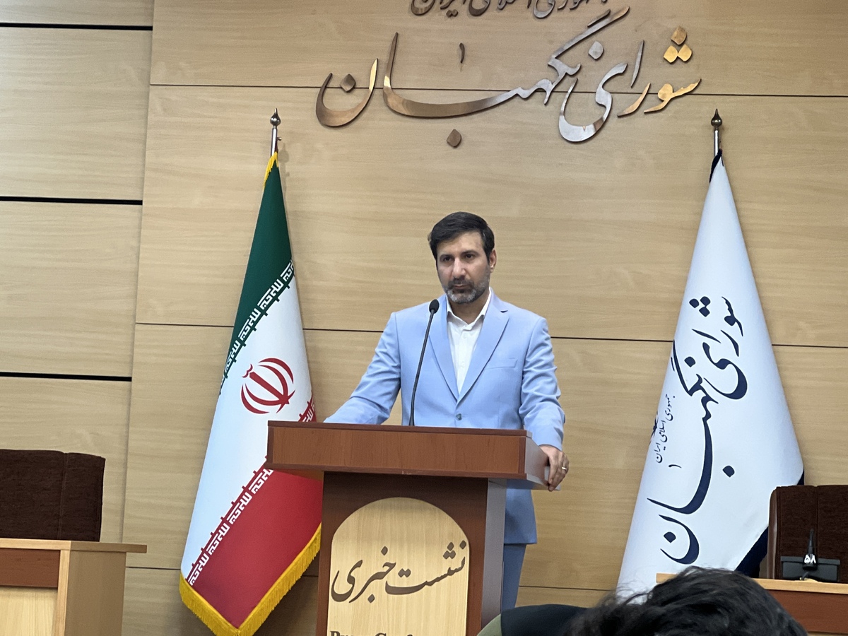 طحان نظیف: رهبری بار سنگین حفظ عزت و آبروی کشور و ملت را بر دوش قلم‌زنان ‌قرار دادند