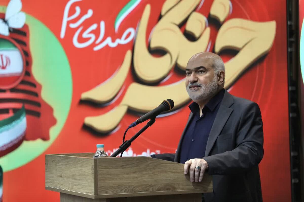 استاندار خوزستان: خبرنگاران پیام‌آوران حقیقت و پیشران توسعه استان هستند / تخصیص ۳ میلیارد تومان برای بیمه خبرنگاران و پیگیری اختصاص کد کارگاهی رسانه‌ها