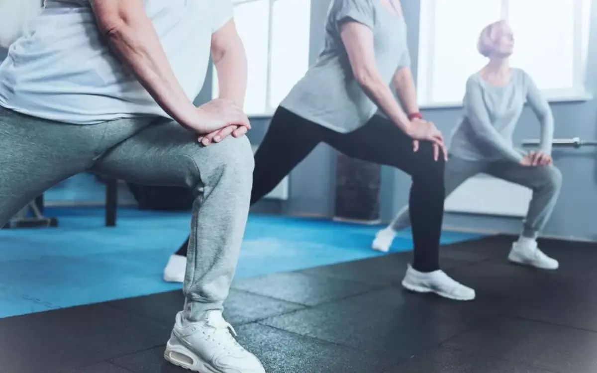 ۴ حرکت ساده برای محافظت از زانوها؛ بدون نیاز به باشگاه!