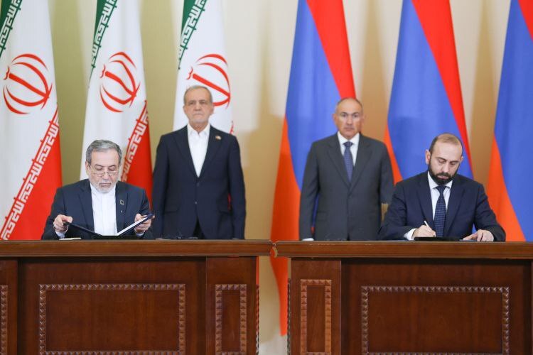 سفر رئیسجمهور ایران به ارمنستان/ تقویت روابط راهبردی و تضمین منافع ایران در قفقاز جنوبی سفر رئیسجمهور ایران به ارمنستان/ تقویت روابط راهبردی و تضمین منافع ایران در قفقاز جنوبی