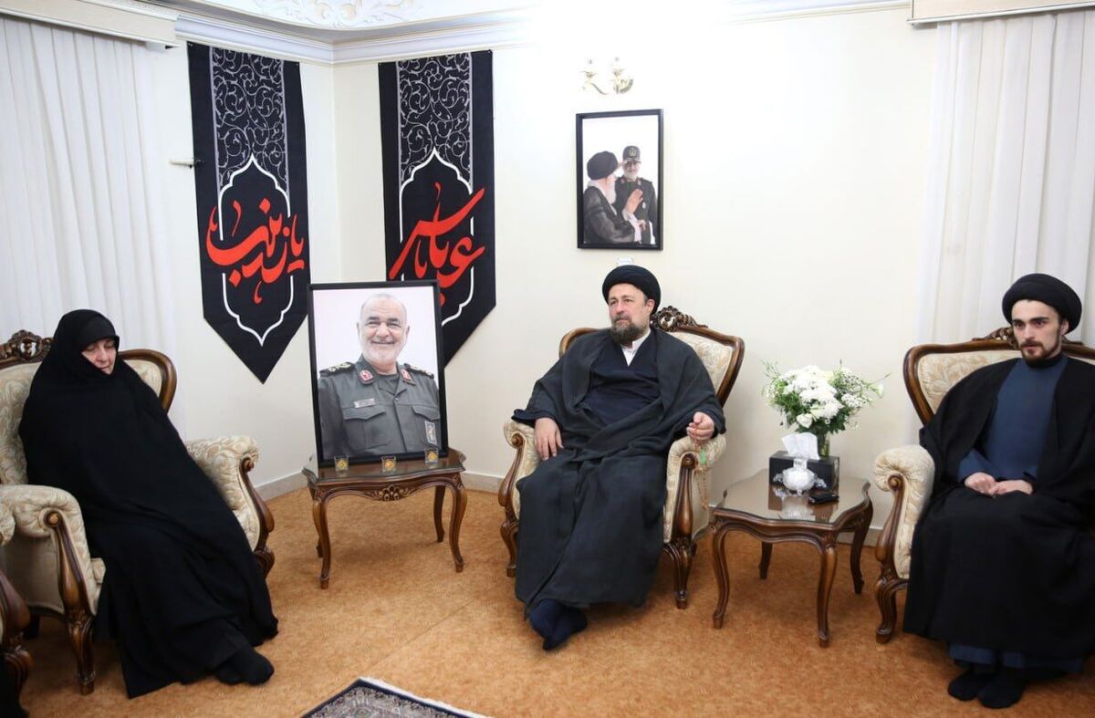 دیدار سید حسن خمینی با خانواده شهید سپهبد حسین سلامی