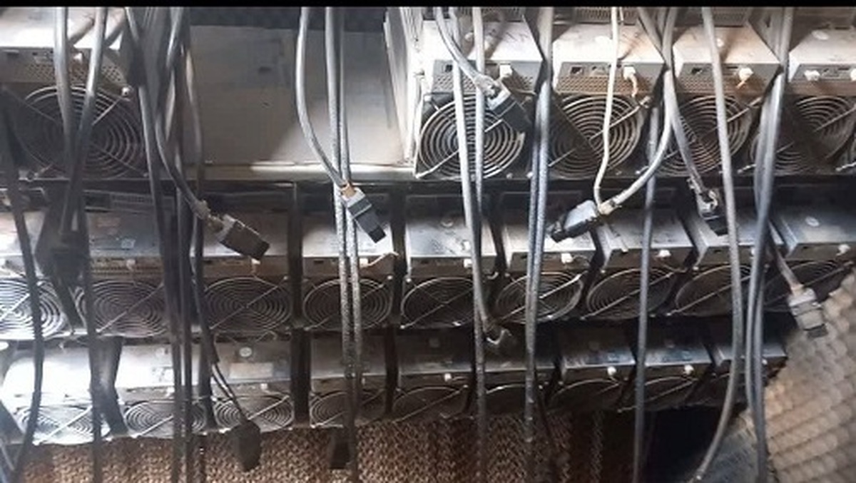 کشف و ضبط ۱۴۳ دستگاه ماینر غیر مجاز در اندیمشک