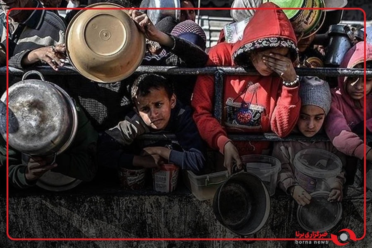 صحنه‌های تکان‌دهنده و دردناک از تلاش مردم غزه برای دستیابی به کمک‌های غذایی