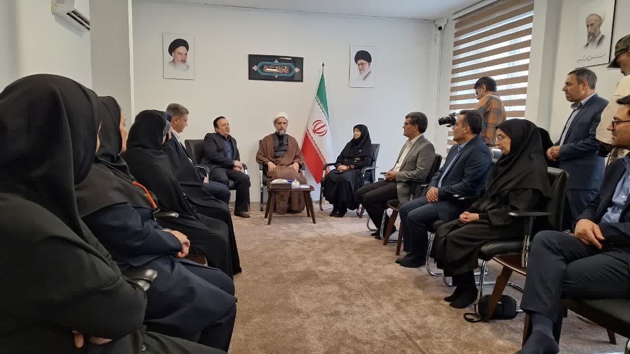 نوذری: گردو غبار ناشی از مناطق بیابانی و آلودگی صنایع از مهمترین چالشهای استان قزوین است نوذری: گردو غبار ناشی از مناطق بیابانی و آلودگی صنایع از مهمترین چالشهای استان قزوین است