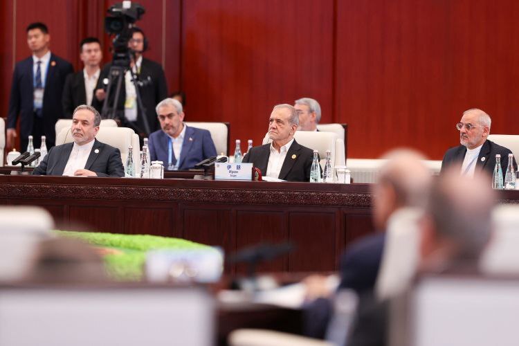 چهار روز دیپلماسی فعال/ پزشکیان و گسترش روابط ایران و چین چهار روز دیپلماسی فعال/ پزشکیان و گسترش روابط ایران و چین