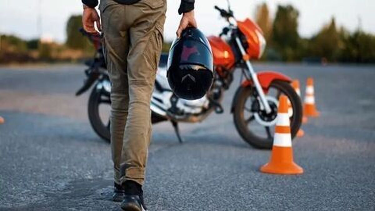 بررسی مویرگی سیر تغییر نگرش جامعه به زن موتورسوار