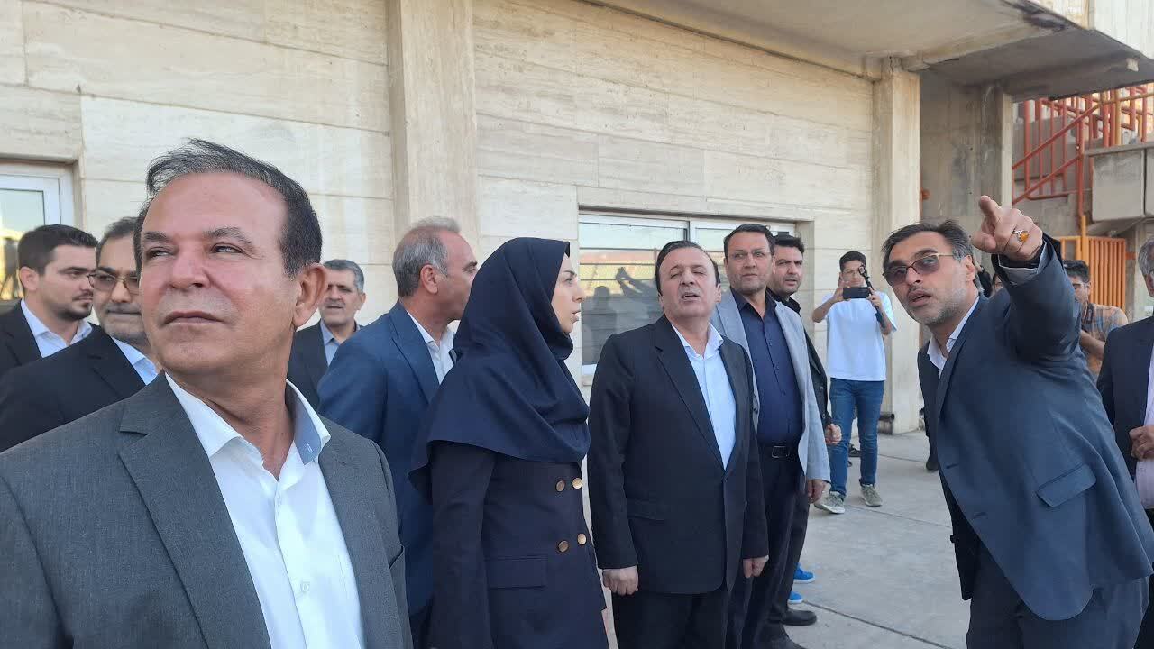 حضور استاندار قزوین در تمرینات تیم فوتبال شمس آذر حضور استاندار قزوین در تمرینات تیم فوتبال شمس آذر