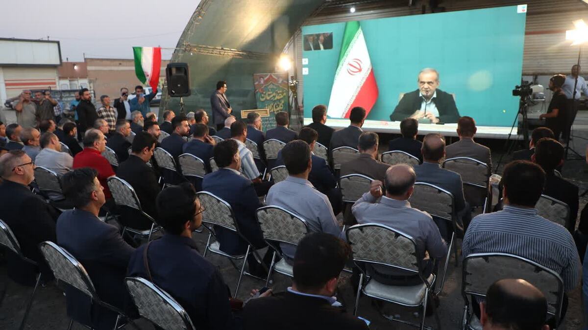 استاندار: عملیات اجرایی احداث ۵۳۰۰ واحد مسکن کارگری خوزستان آغاز شد / رشد چشمگیر صدور پروانه و اعطای تسهیلات مسکن در استان