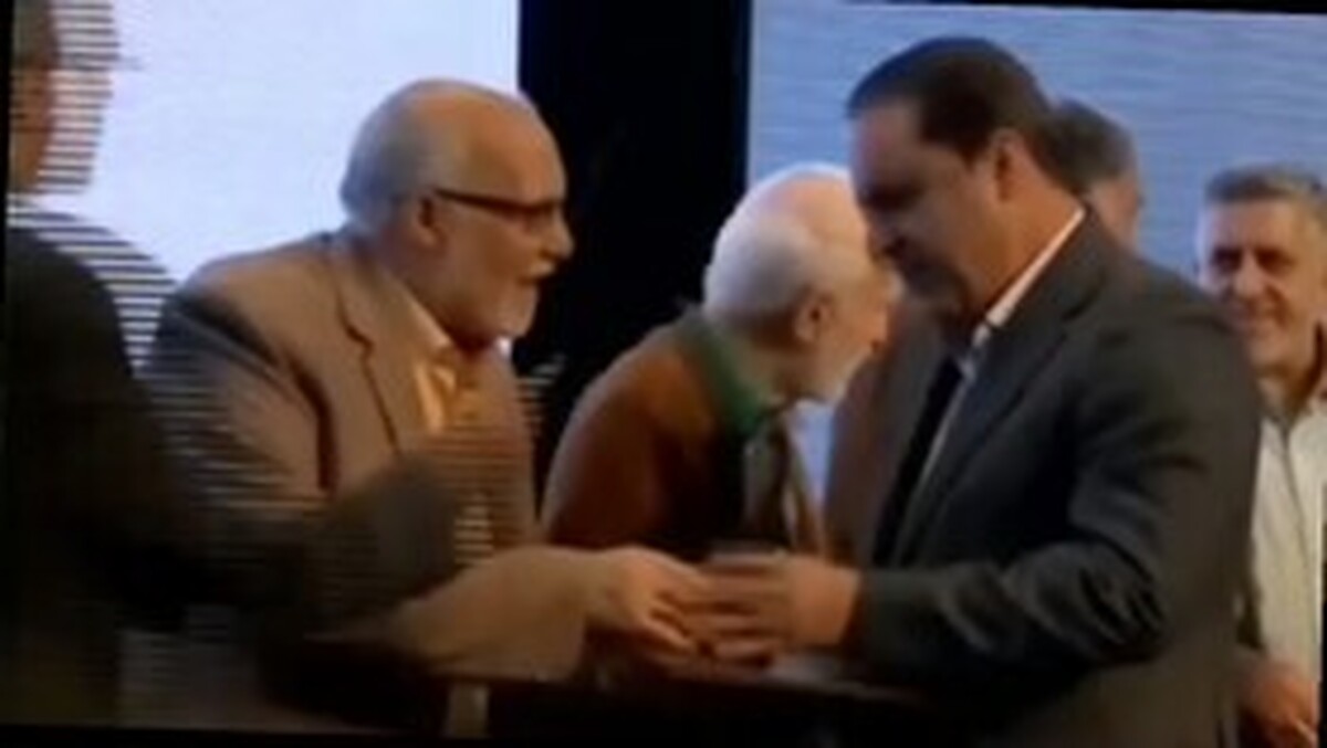 اعطای "نشان وفا" و "خادم حسینی ایران" به احمد کرمی استاندار ایلام