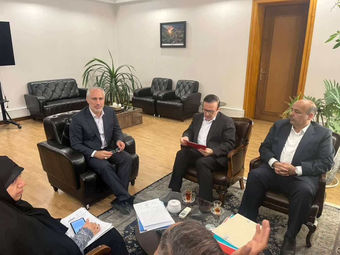 دیدار استاندار قزوین با رئیس سازمان برنامه و بودجه کشور