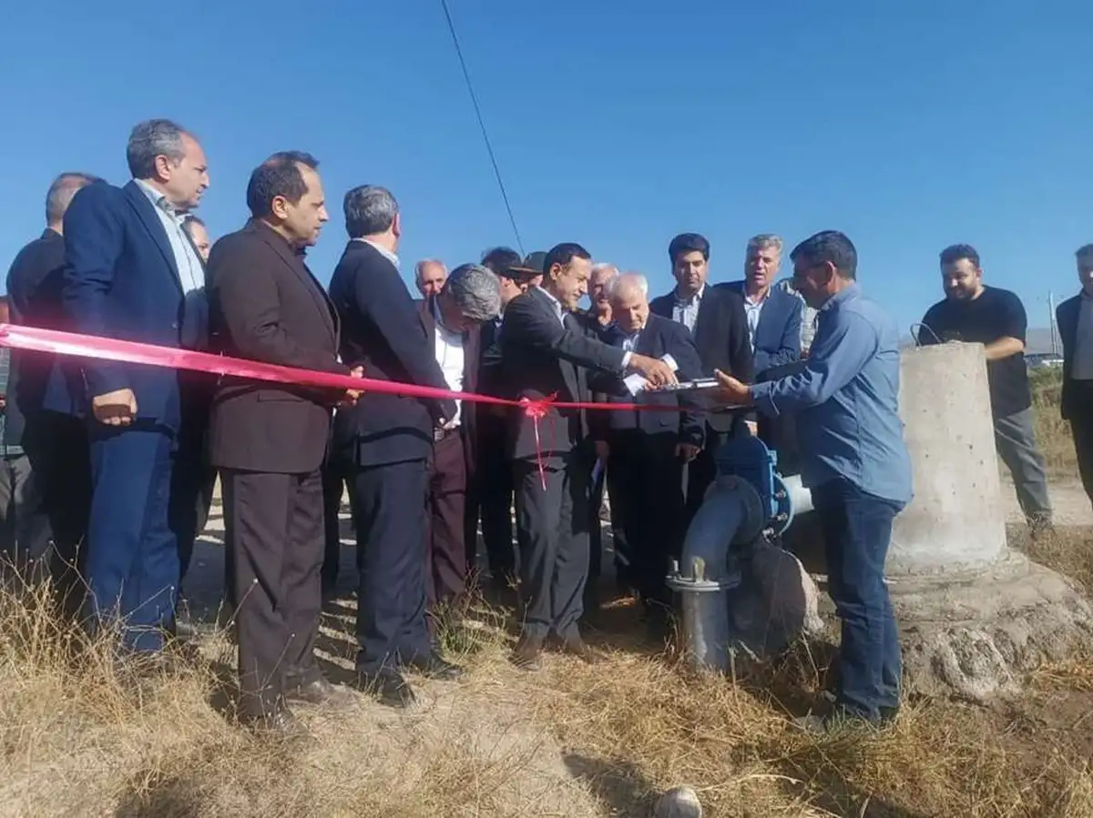 بهره‌برداری از شبکه آبیاری کم‌فشار اراضی پایاب سد سرخاب شهرستان نیر به مناسبت هفته دولت