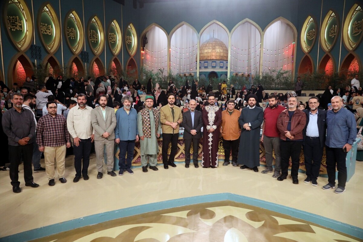 بازدید رئیس رسانه ملی از پشت صحنه برنامه «محفل ستاره‌ها»