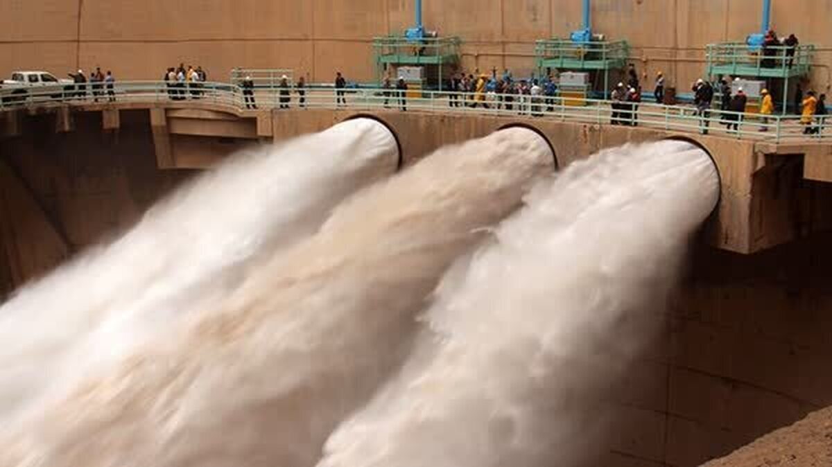 آغاز رهاسازی ۱۰۰ میلیون مترمکعب آب از سدهای دز و کارون برای نجات نخیلات و بهبود کیفیت آب شرب شهرهای جنوب خوزستان