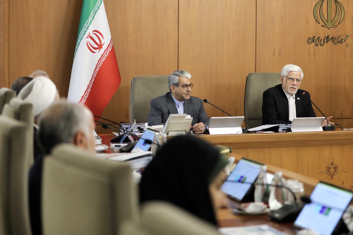 عارف: در برابر تحریم‌ها توانستیم در چارچوب و راهبردهای مشخص حاکمیت حرکت کنیم