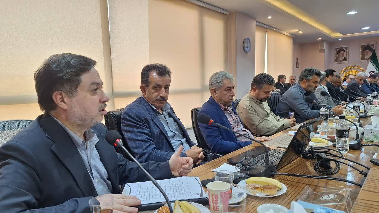 معدنکاران استان قزوین مطالبات خود را با معاون وزیر صمت در میان گذاشتند معدنکاران استان قزوین مطالبات خود را با معاون وزیر صمت در میان گذاشتند