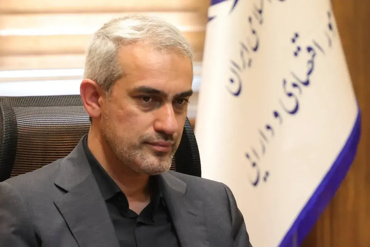 وزیر اقتصاد: رسوب کالا در گمرکات بار مالی سنگینی بر فعالان اقتصادی وارد کرده است