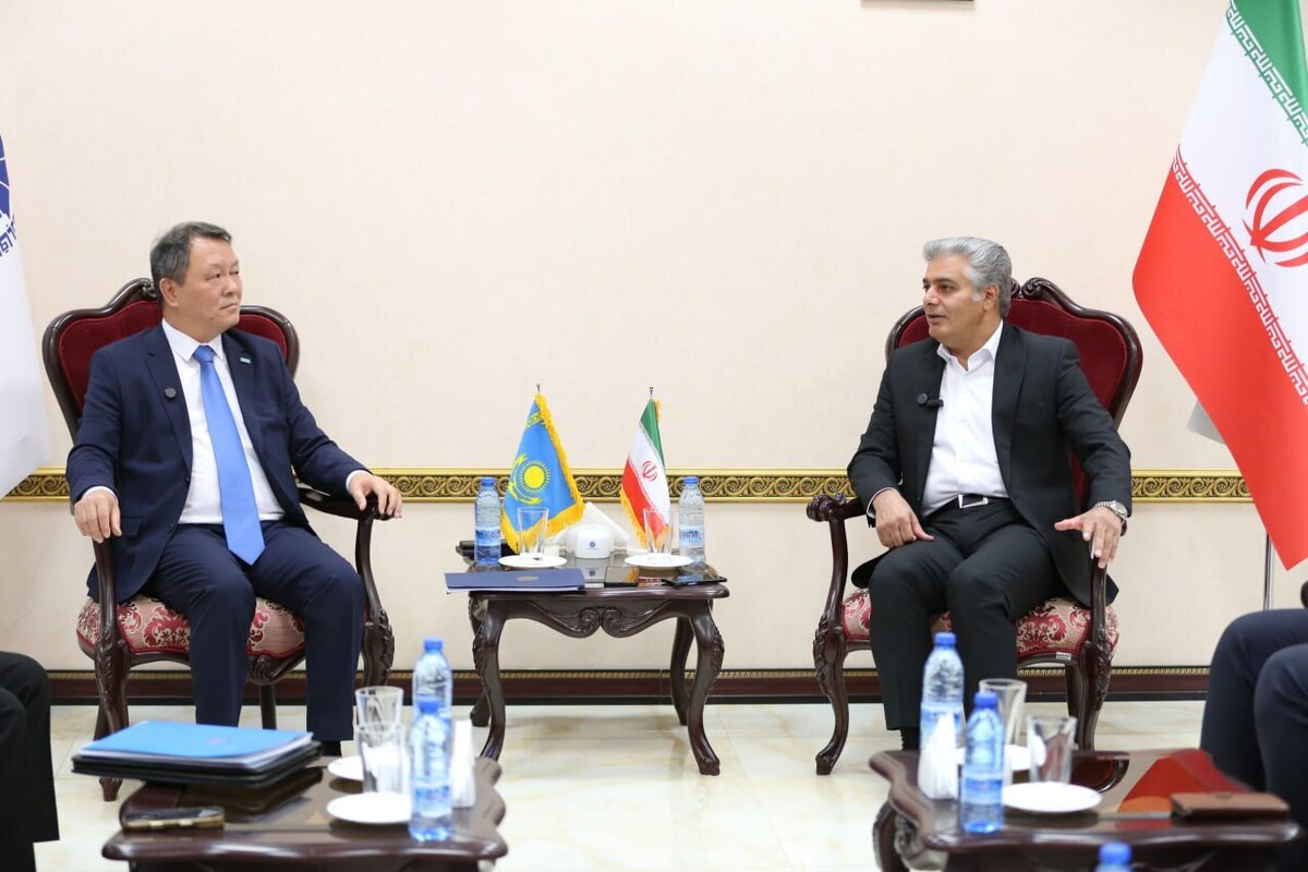 رییس اتاق لرستان : حجم مبادلات تجاری ایران و قزاقستان به ۳  میلیارد دلار افزایش می‌یابد