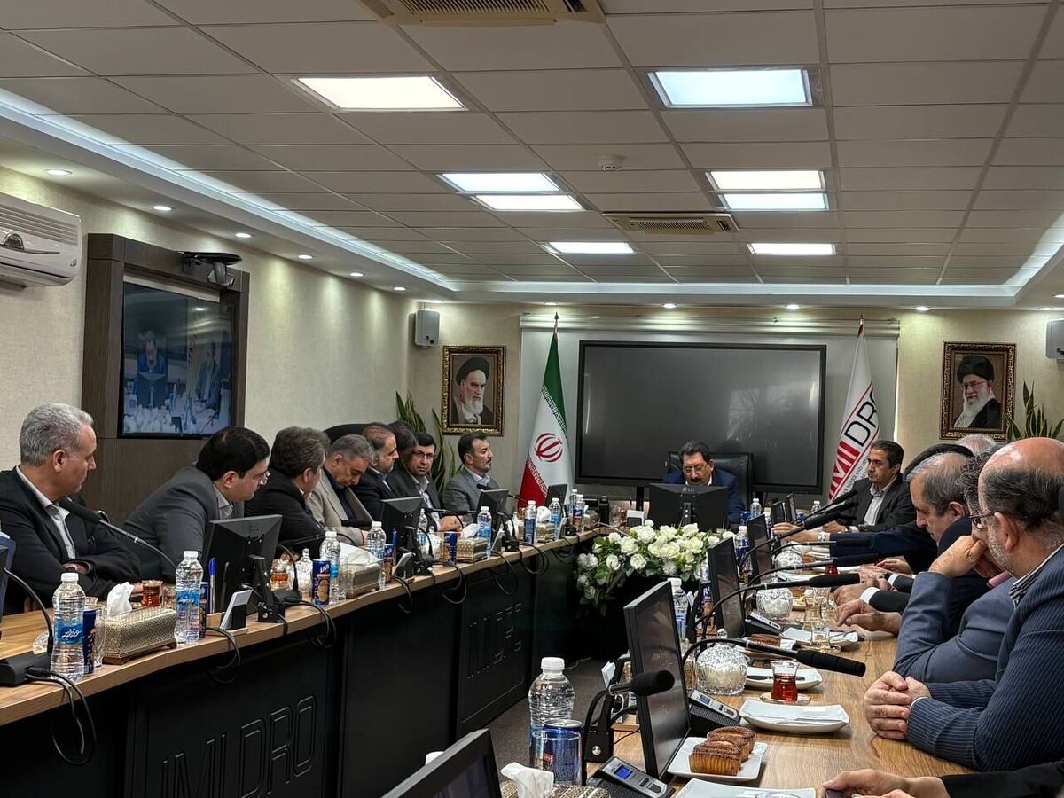 توسعه روابط خارجی با وجود تحریم‌ها/ معادن قفل شده فعال شوند