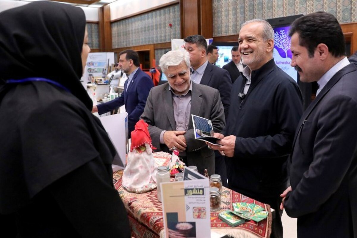 رئیس‌جمهور پزشکیان از ایده نوآورانه شرکت فناور اردبیلی در تولید مکمل‌های خوراکی استقبال کرد