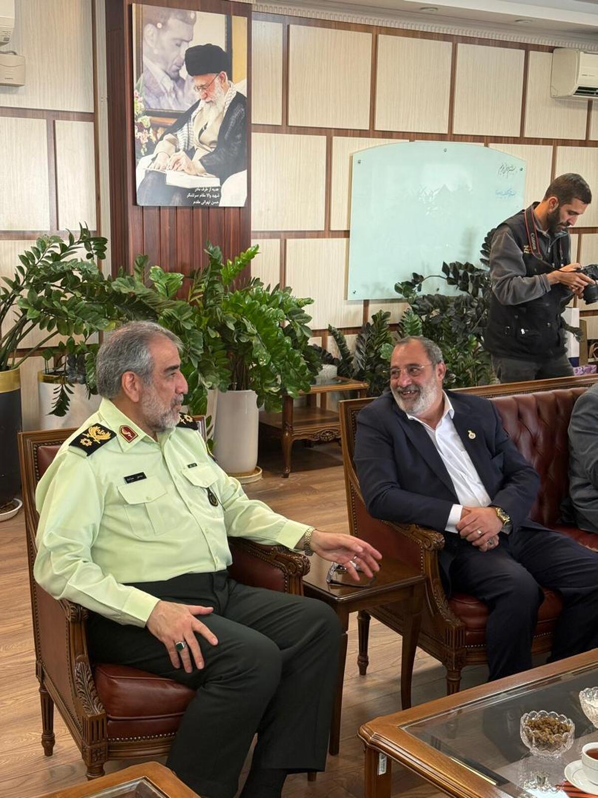 مجاهدت‌های نیروی انتظامی در مبارزه با ناهنجاری‌ها شایسته بالاترین سطح حمایت است