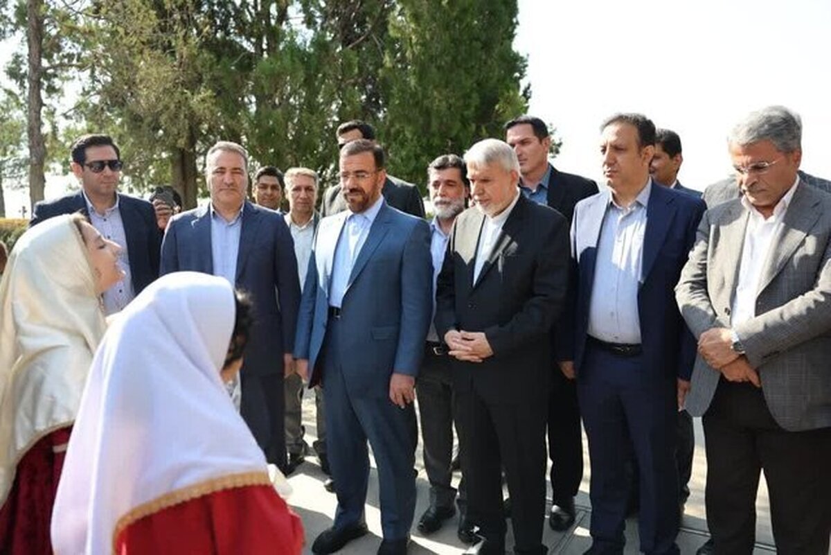 وزیر میراث فرهنگی وارد شیراز شد