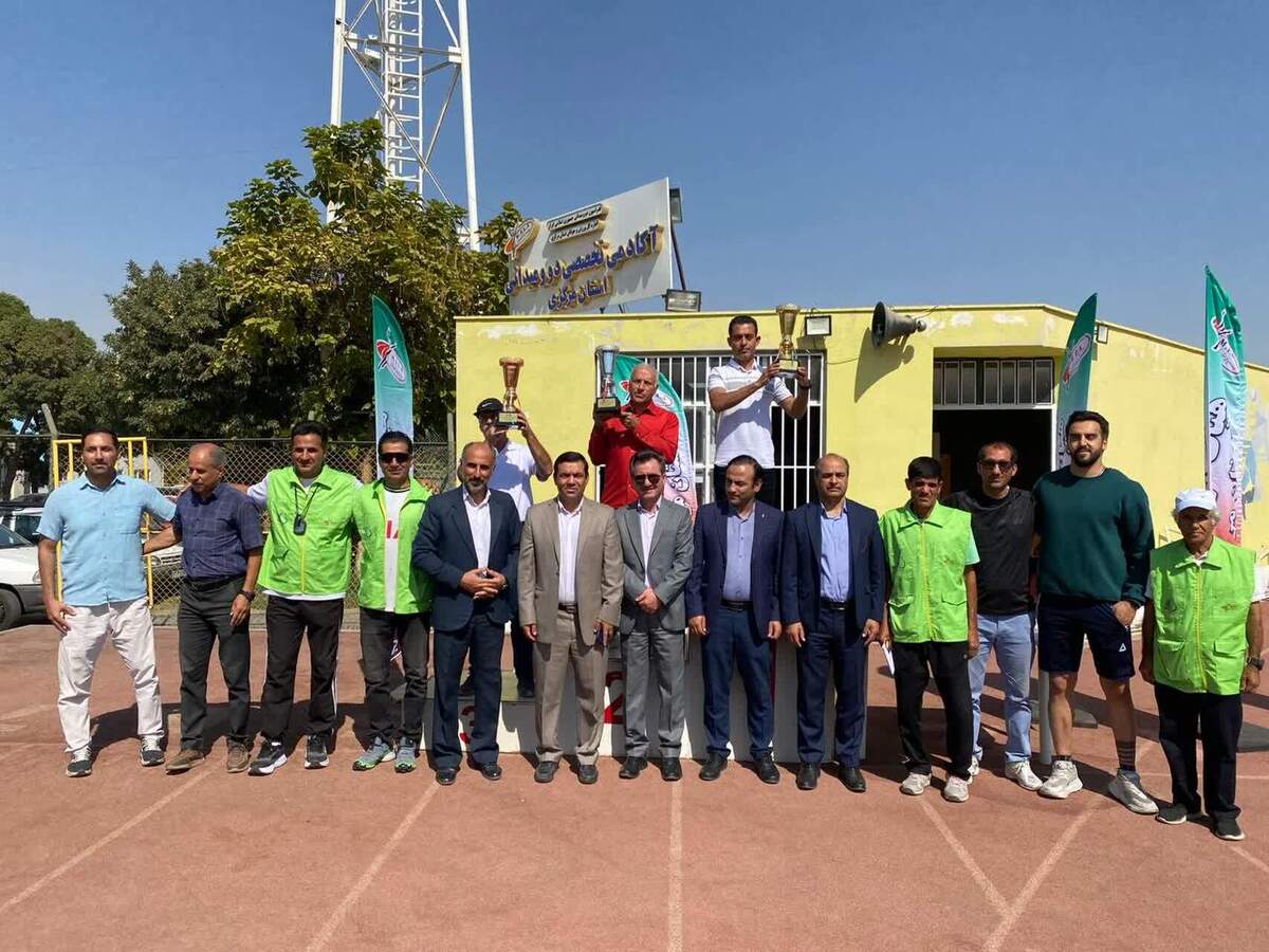 خمین قهرمان شانزدهمین دوره مسابقات دو و میدانی باشگاههای استان مرکزی شد