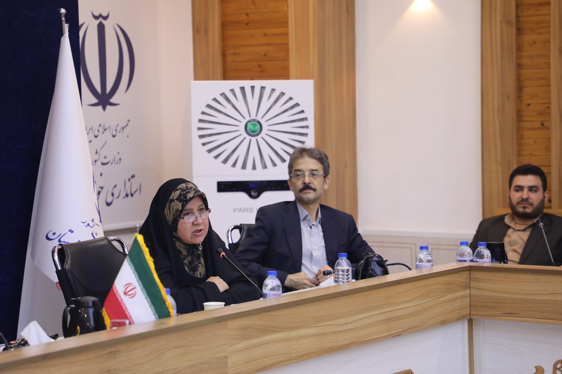 استاندار خوزستان: مصوبات شورای گفت‌وگو برای تمام دستگاه‌ها لازم‌الاجراست / جهش تجاری خوزستان؛ از نمایشگاه بصره تا گسترش همکاری با روسیه