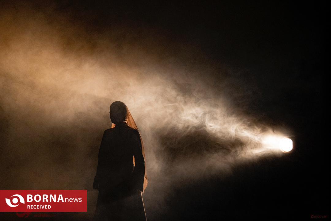 «خوننگار» مهیار علیزاده؛ روایت عشق رابعه و بکتاشیدنِ شعر بر صحنه «خوننگار» مهیار علیزاده؛ روایت عشق رابعه و بکتاشیدنِ شعر بر صحنه