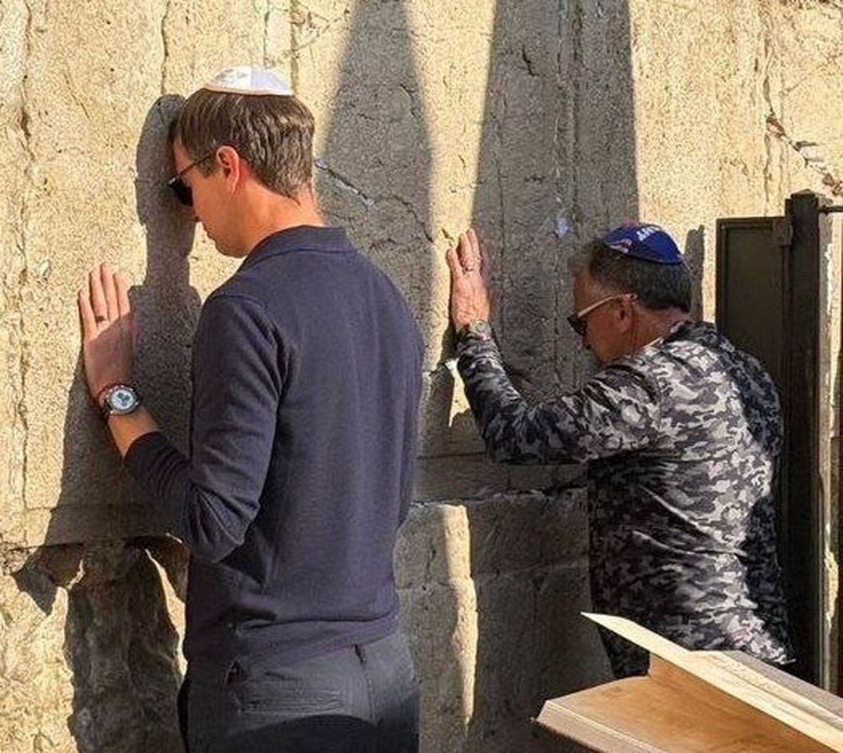 در میان ایمان و بقاء