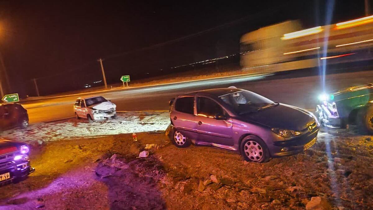 تصادف در محور اراک به قم ۴ مصدوم به جای گذاشت