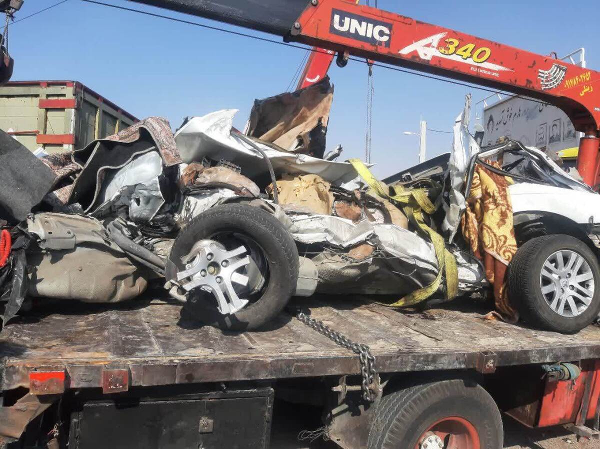 جزییات تصادف مرگبار کامیون با خودروی ۵ پزشک و دستیار در جاده فسا + علت