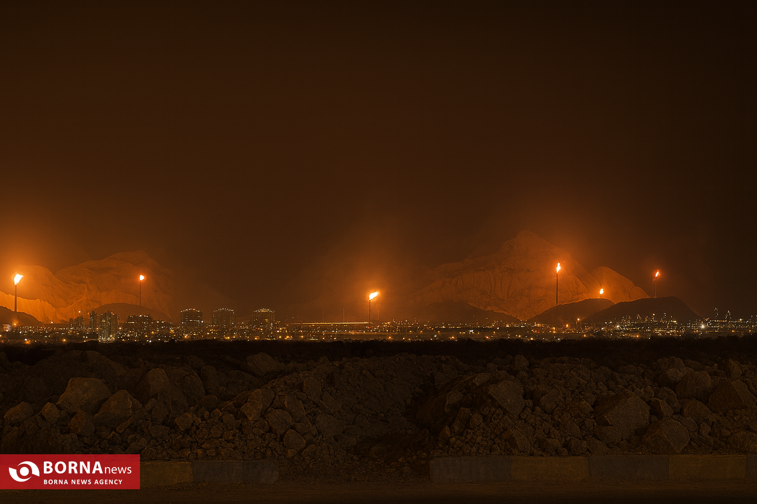 زیر آسمان نارنجی عسلویه/ از پازن بیداری تا نار پایداری و شهری که هنوز نفس می کشد زیر آسمان نارنجی عسلویه/ از پازن بیداری تا نار پایداری و شهری که هنوز نفس می کشد