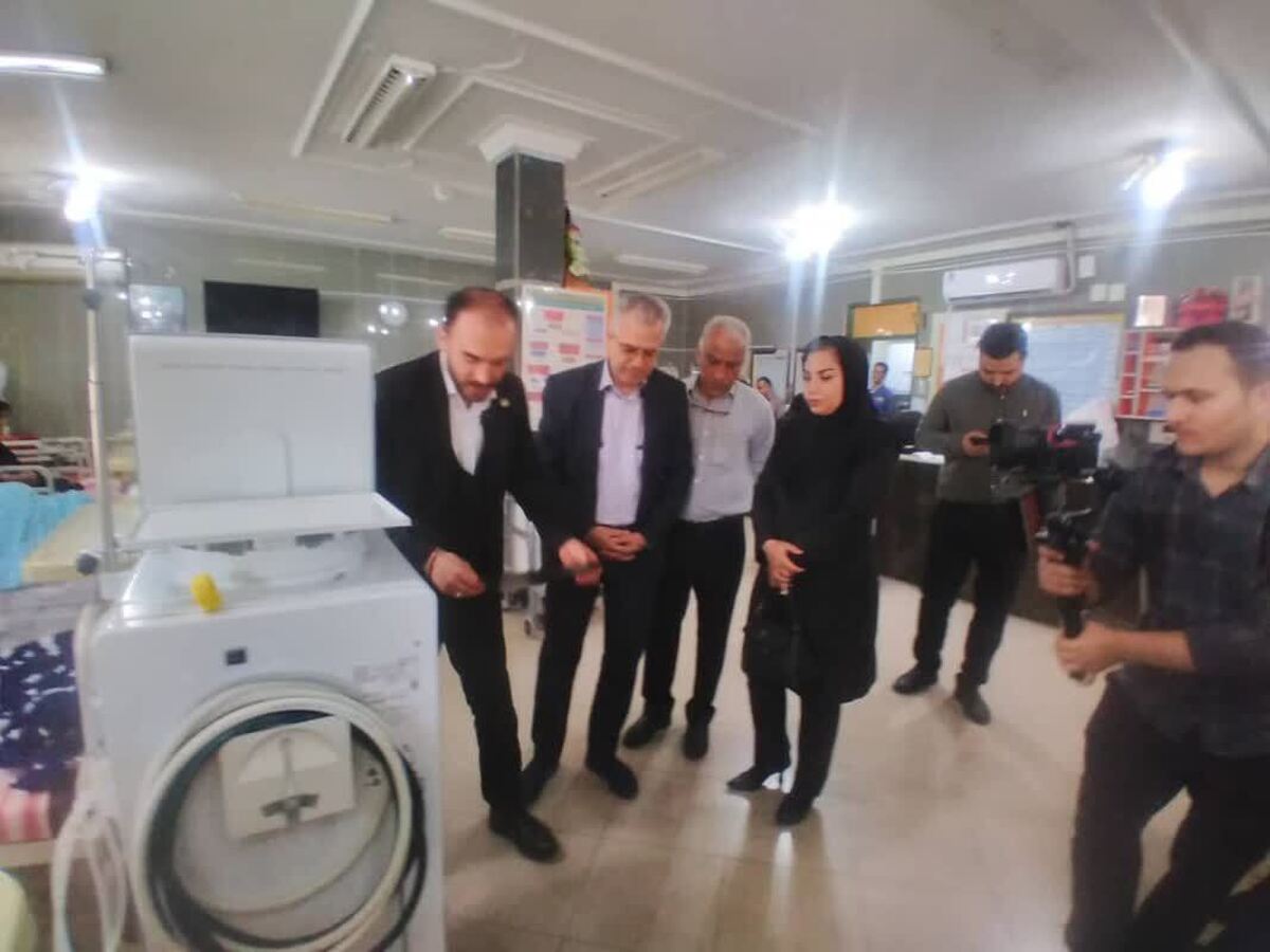 دو دستگاه دیالیز پیشرفته به بیمارستان ولیعصر (عج) خرمشهر اهداء شد