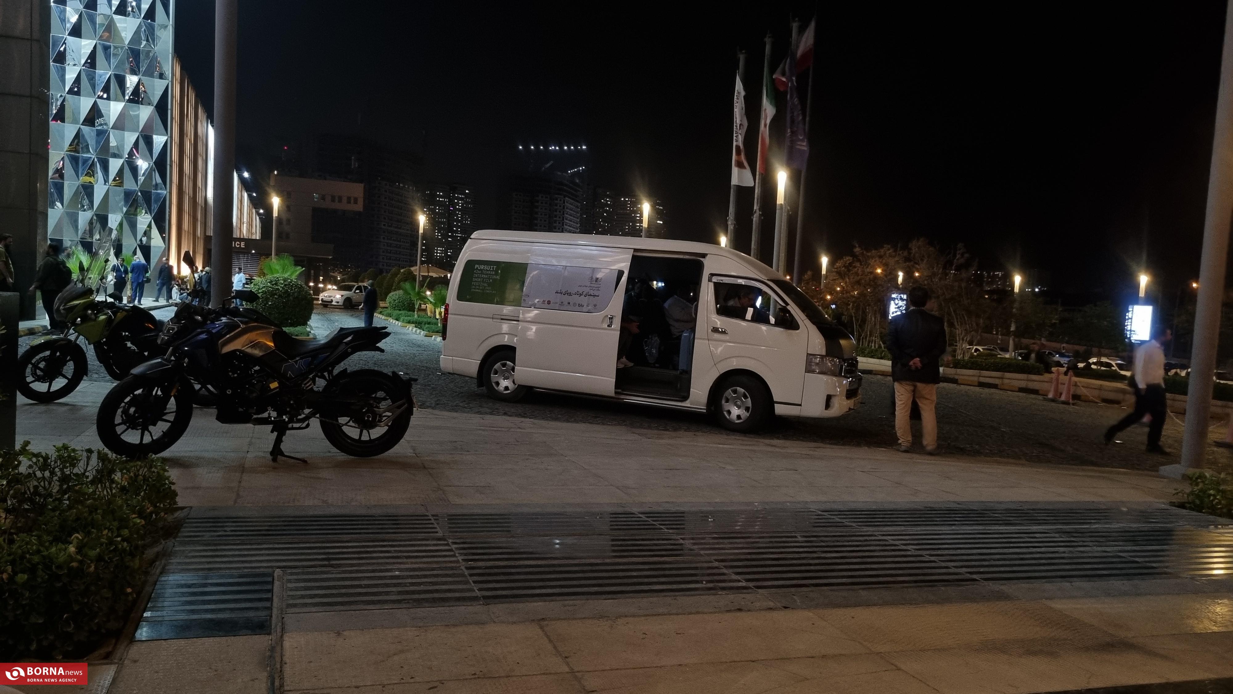 آغاز چهل‌ودومین جشنواره فیلم کوتاه تهران با پیام رئیس‌جمهور و حضور دانش‌آموزان