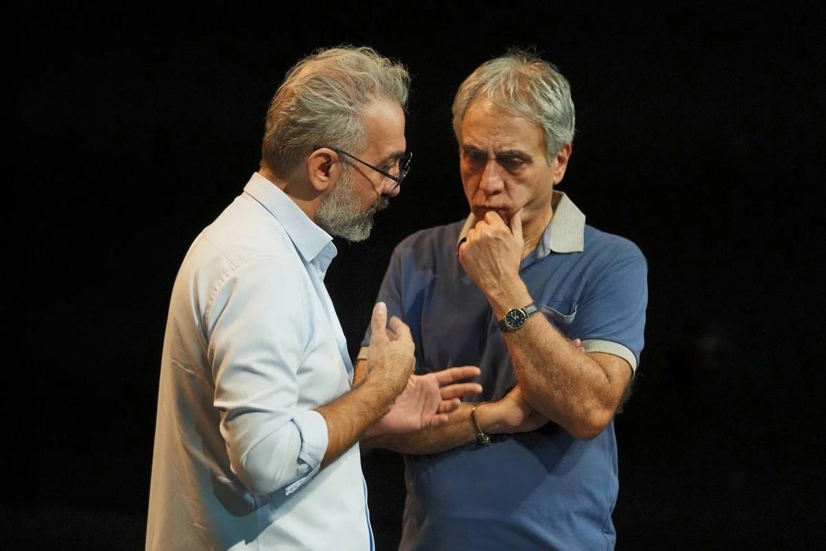 بازگشت بیژن امکانیان با نمایش «خانه دراکولا» به صحنه تئاتر