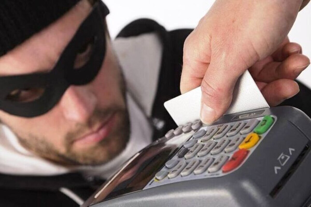 دستگیری کلاهبردار اسکیمری در البرز