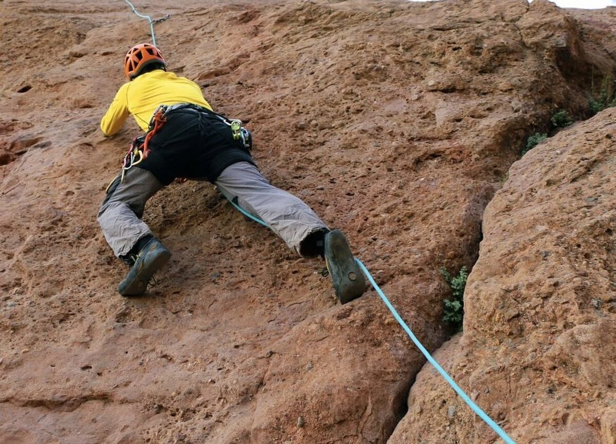 نجات موفقیت‌آمیز پنج کوهنورد در ارتفاعات بیرمی تنگستان