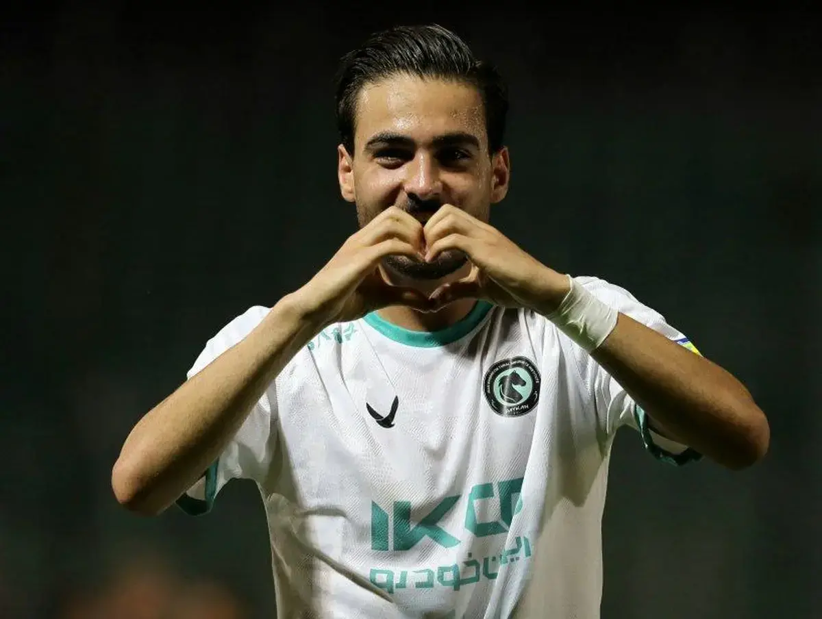 سورپرایز بزرگ برای کسری طاهری/ ستاره جوان پیکان در تیم ملی 