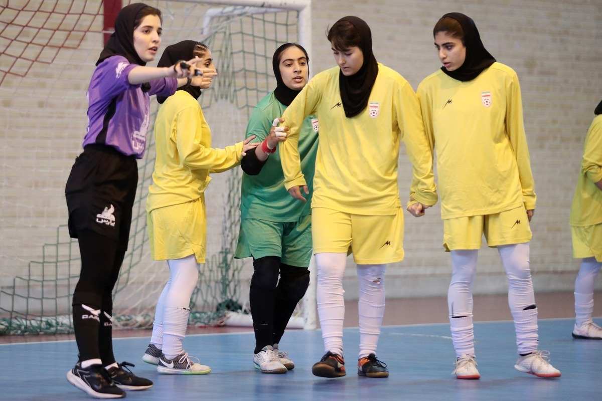 تیم ملی فوتسال دختران به مصاف ققنوس می‌رود
