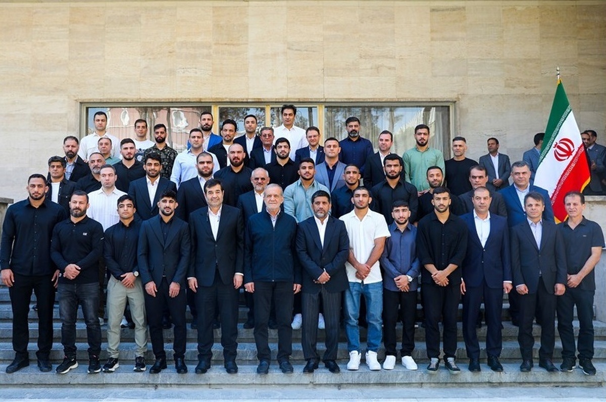 مراسم تجلیل از قهرمانان کشتی توسط رئیس جمهور برگزار شد