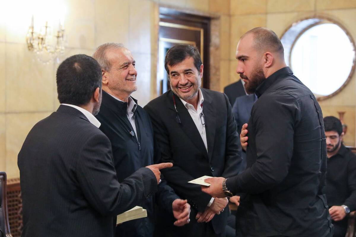 دنیامالی در مراسم تجلیل از کشتی گیران توسط رئیس جمهور: کشتی‌گیران ما نشان دادند قبل از اینکه قهرمان باشند، پهلوان هستند